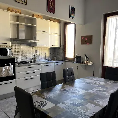 Tamburello House Nyaraló *